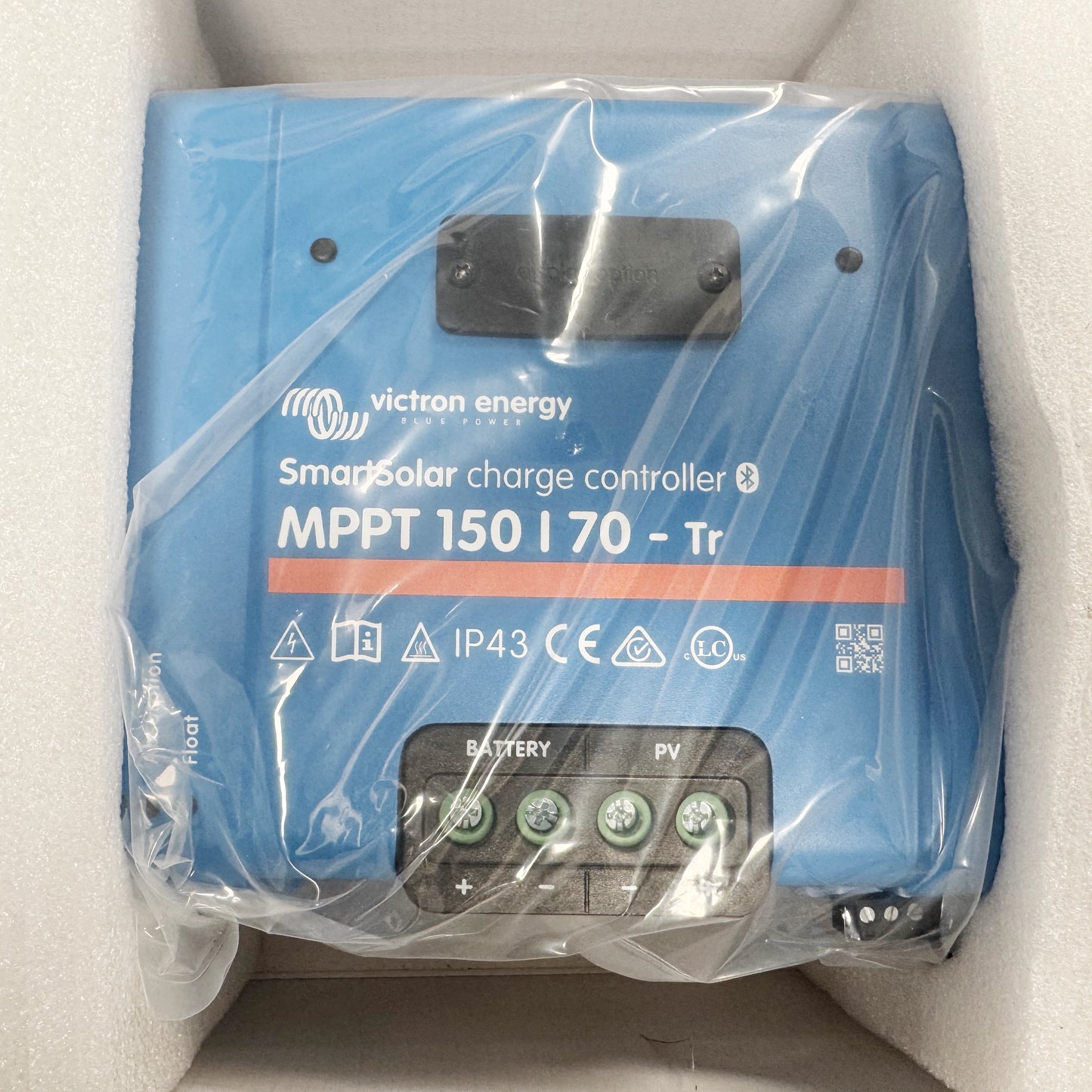 MPPT Charge Controller (Victron SmartSolar)