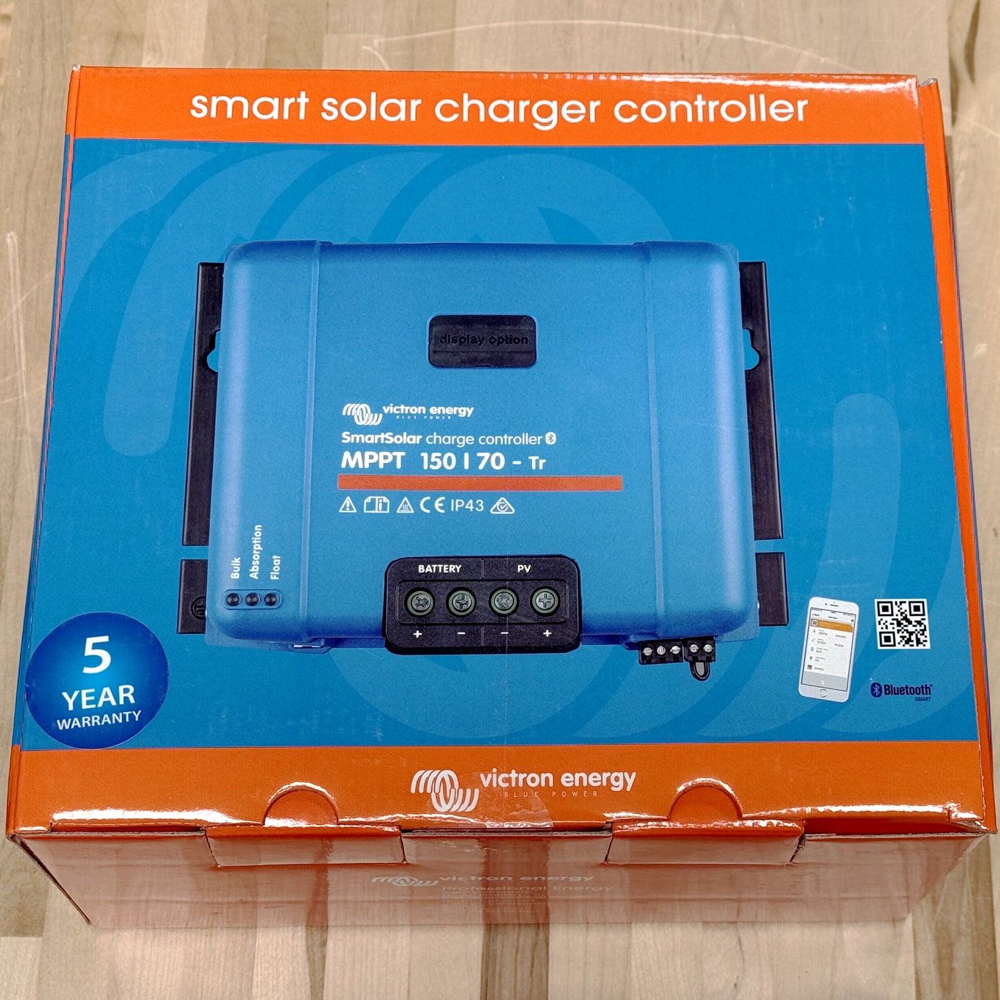 MPPT Charge Controller (Victron SmartSolar)