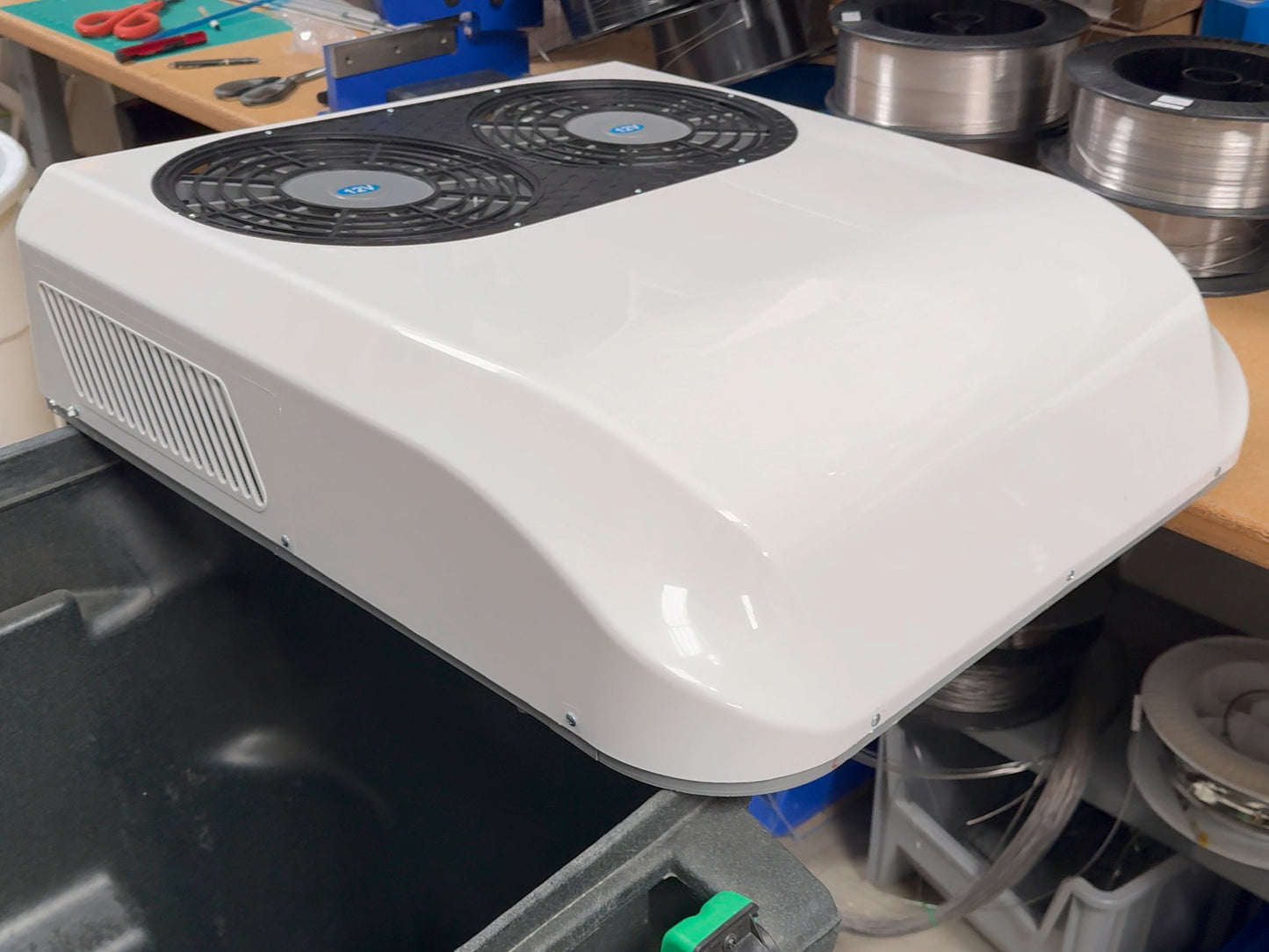 12V DC Roof Mounted Air Conditioner runs off solar or battery