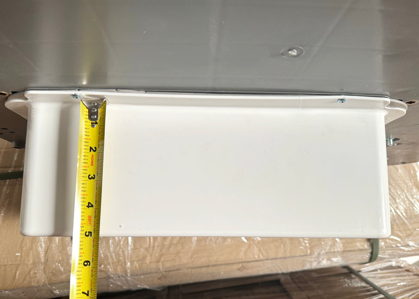 12V DC Roof Mounted Air Conditioner runs off solar or battery