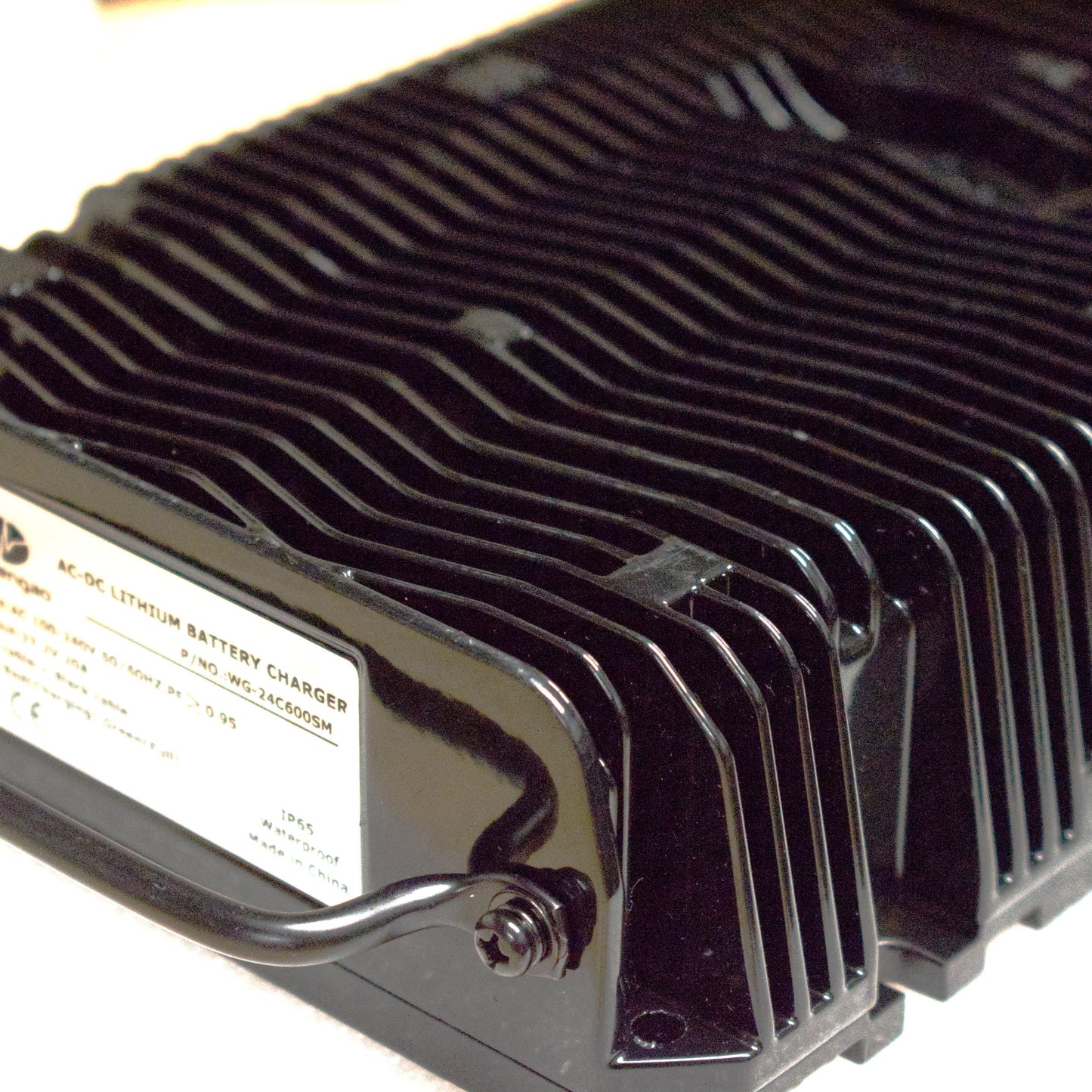 120-240V PF>0.95 High Efficiency Battery Charger for 24V/48V LFP Battery