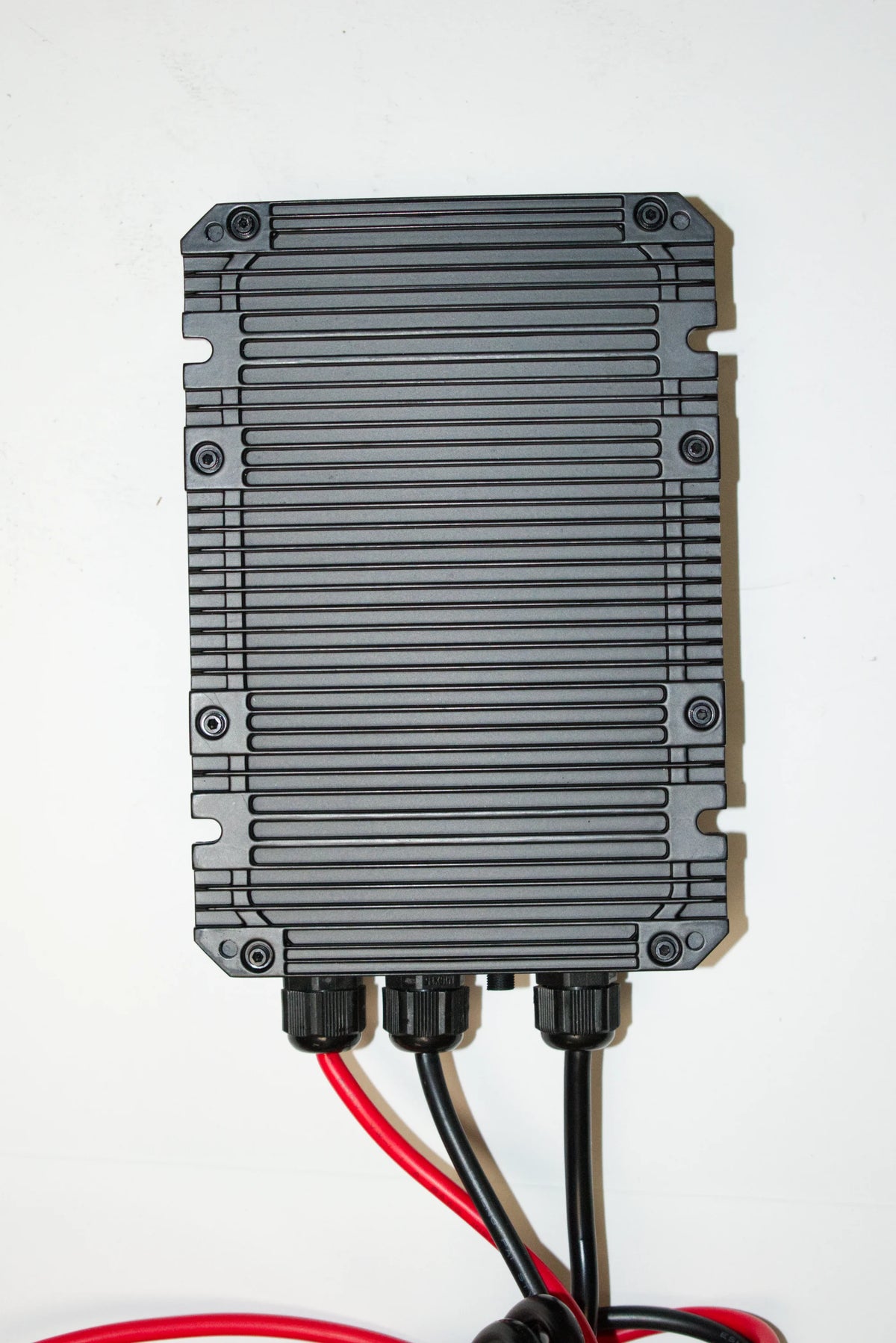 120-240V PF>0.95 High Efficiency Battery Charger for 24V/48V LFP Batteries